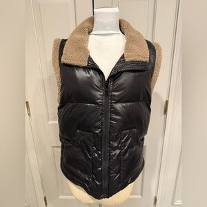Heartloom Alden Black Puffer Vest with Tan Sherpa Collar Medium EUC